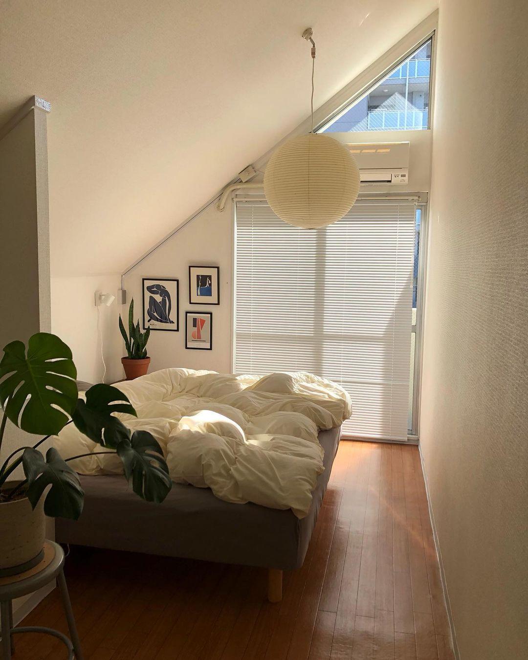 Japanese Paper Globe Pendant Light – Minimalist Rice Paper Ceiling Lamp