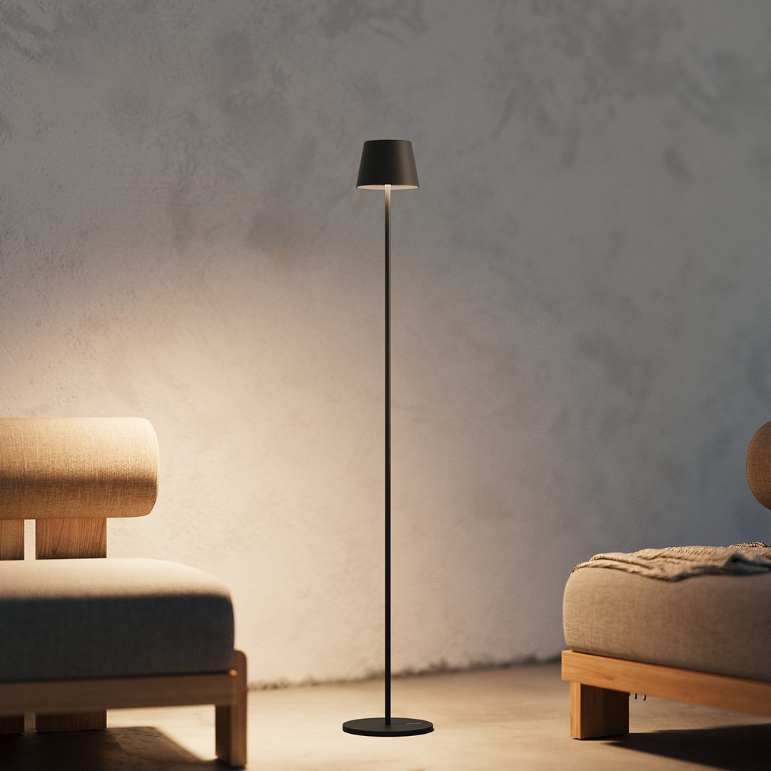 Modern Minimalist Floor Lamp – Slim Metal Standing Light