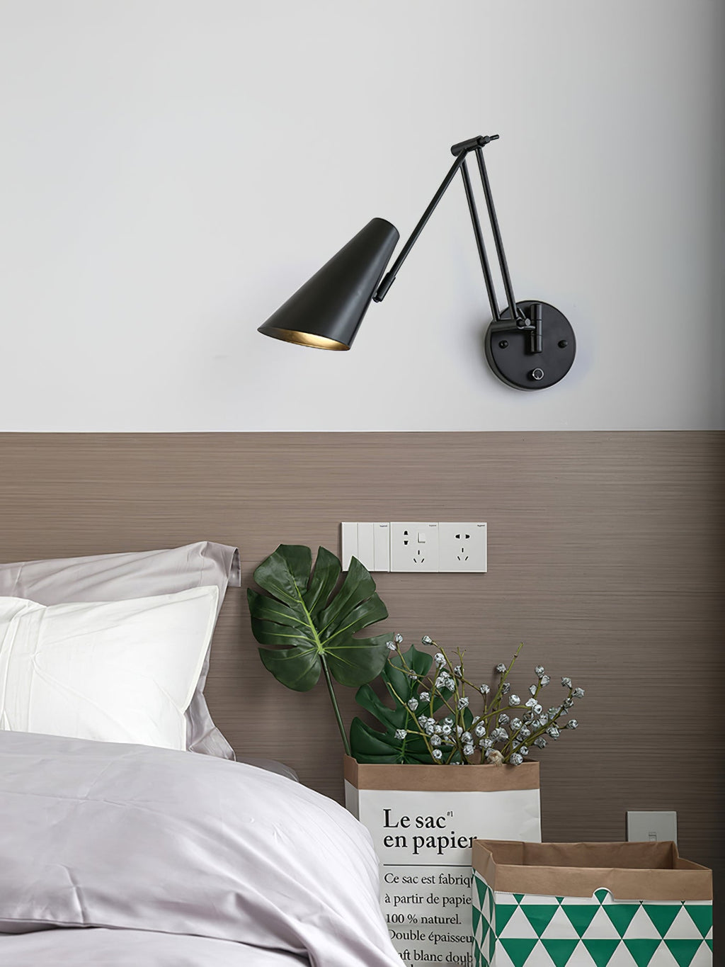 Adjustable Swing Arm Wall Light in Metal – Articulating Task Wall Lamp