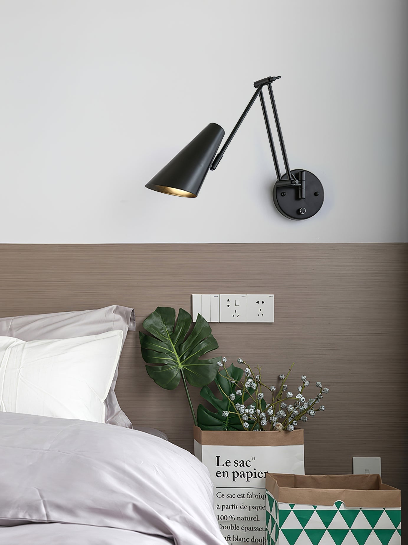 Adjustable Swing Arm Wall Light in Metal – Articulating Task Wall Lamp