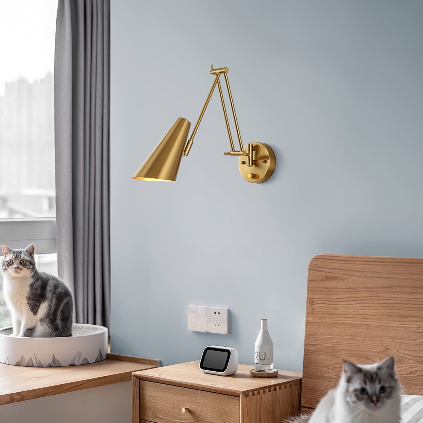 Adjustable Swing Arm Wall Light in Metal – Articulating Task Wall Lamp