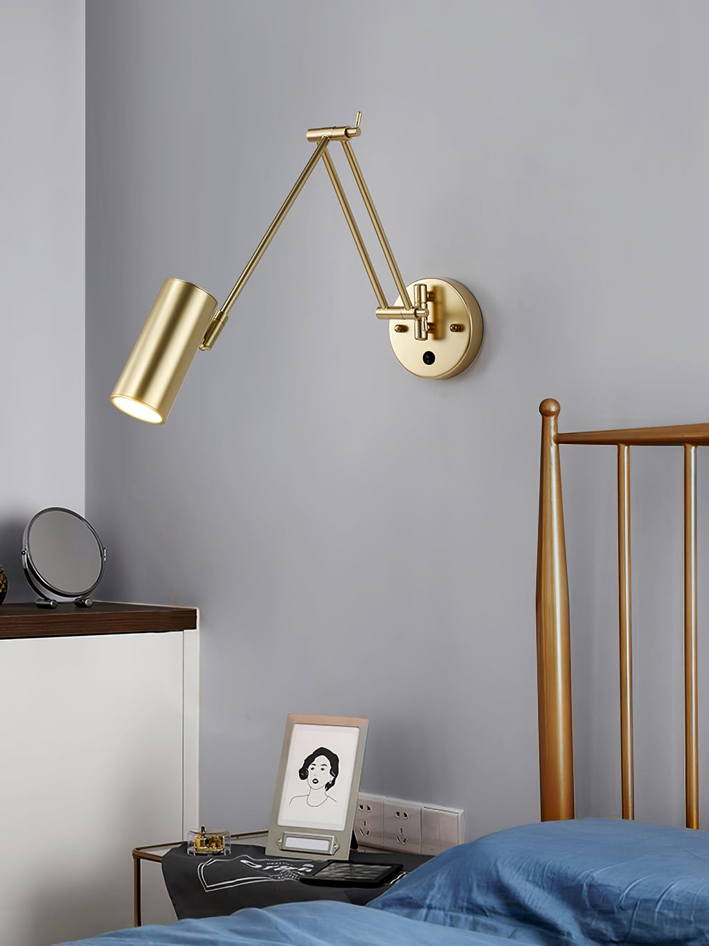 Adjustable Swing Arm Wall Light in Metal – Articulating Task Wall Lamp