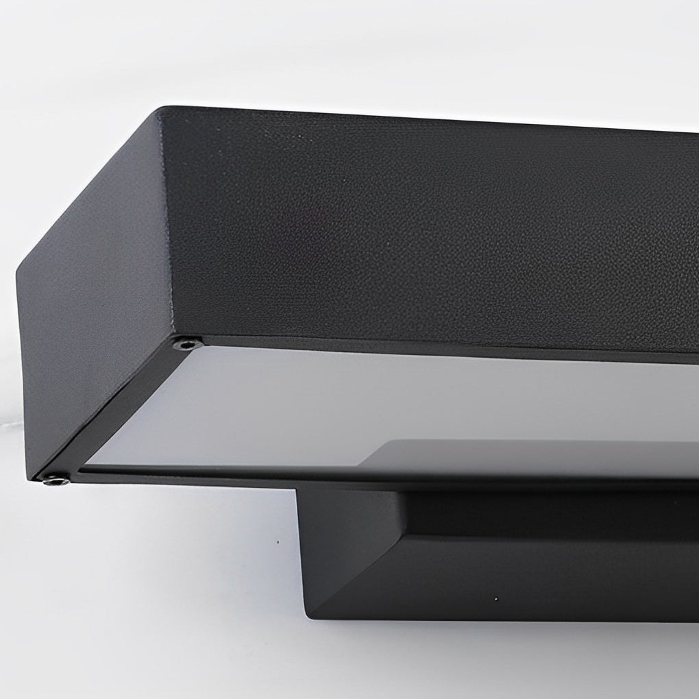 Black LED Linear Outdoor Wall Light – IP65